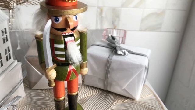 Декоративная фигура ЩЕЛКУНЧИК СО ШПАГОЙ, 25 см, 73-2260B