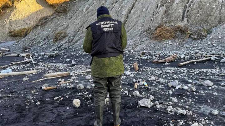 На Итурупе у Охотского моря обнаружено тело мужчины и искореженный автомобиль