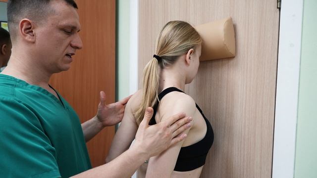 Упражнение из противоболевого комплекса для шейно-грудного отдела позвоночника.