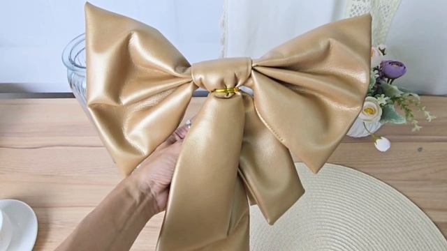 Украшение для интерьера и больших елок БАНТ ГАЛСТУК, эко-кожа, золотой, 32 см, БТ1-400-зол