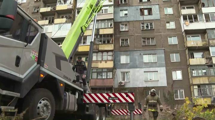 При взрыве газа в многоэтажке в Алчевске повреждения получила школа