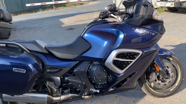 TRIUMPH TROPHY 1200 2013 г.