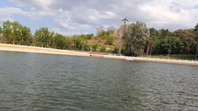 Прогулка на катамаране по Старому озеру в Кисловодске.Сентябрь 2025.Чудесный вид с другого ракурса