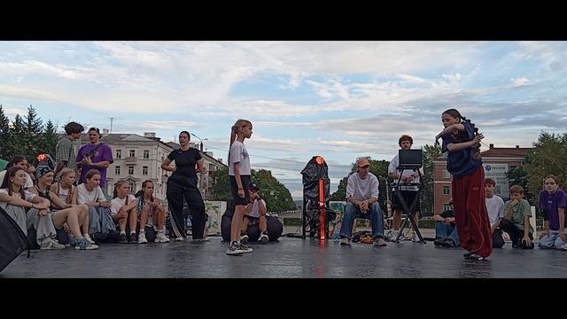 VID_20250801_193400