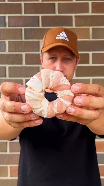 Луковые кольца с фаршем и беконом