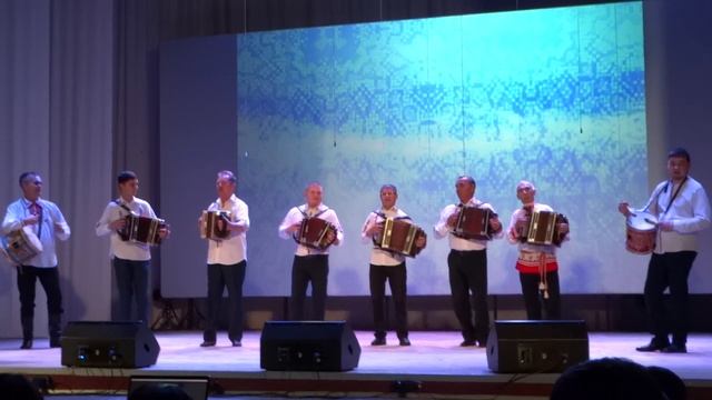 Наигрыши на тальянке в исп. ансамбля ЭРВЕЛ СЕМ под рук. Юрия Иликаева. Видео Василия Хайбуллина