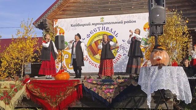 В Большом Подберезье наряду с фестивалем русской песни прошел праздник тыквы