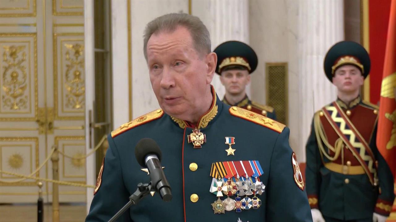 Директор Росгвардии Виктор Золотов вручил орден Жукова Северо-Западному округу войск Национальной...