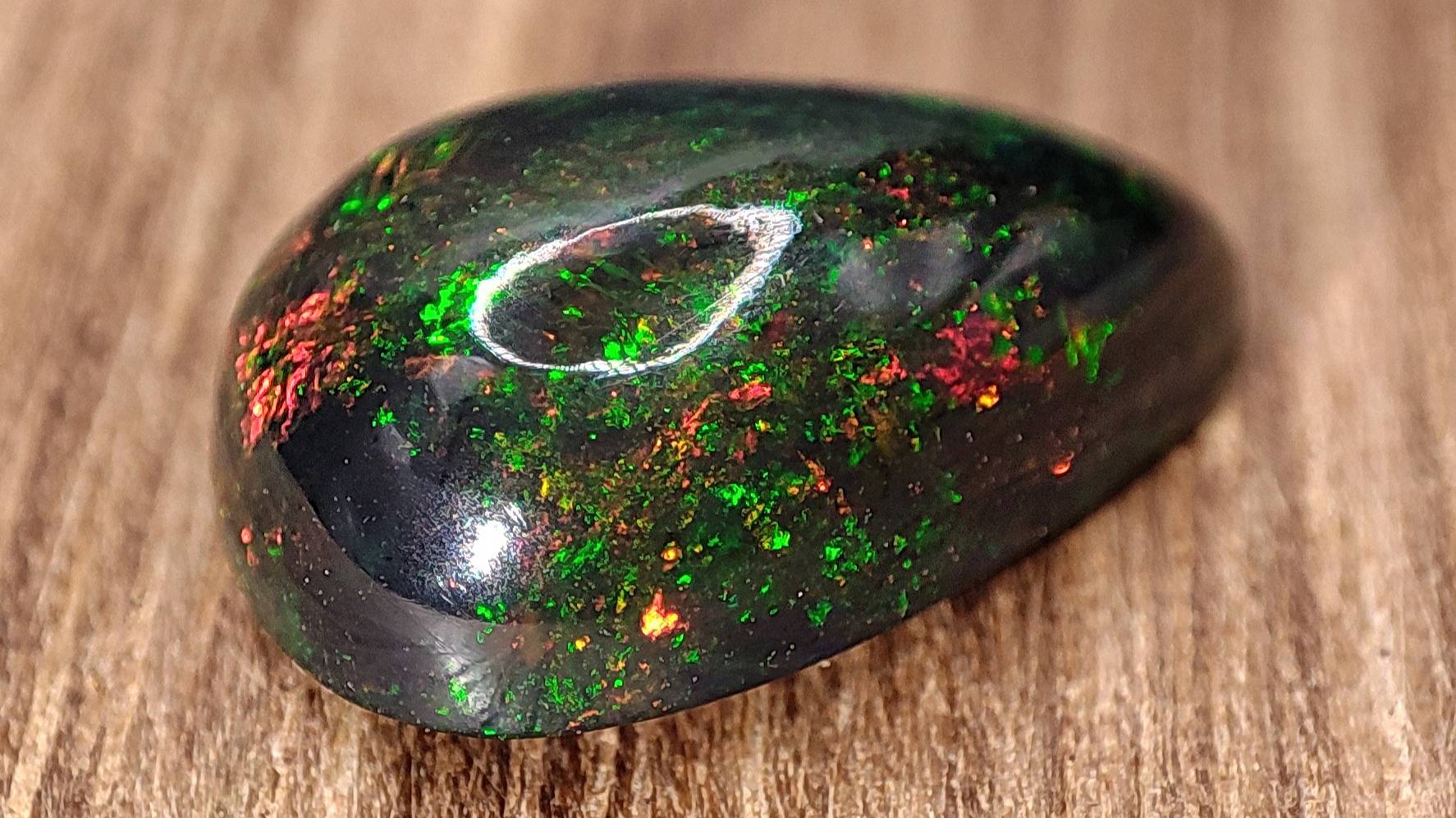 Опал груша 2.35 Ct. Эфиопия  + гемм. заключение