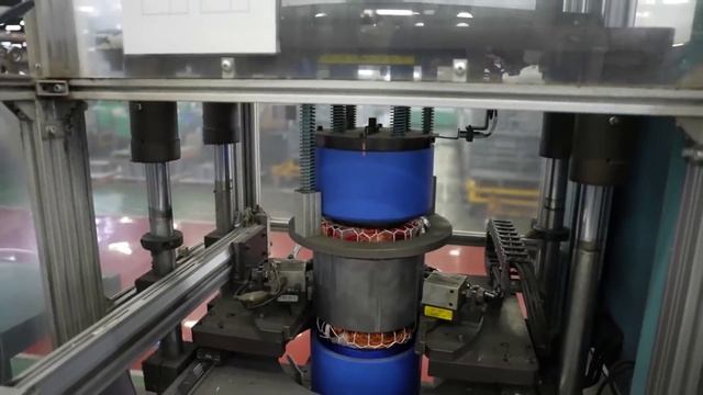 Процесс изготовления трёхфазных электродвигателей. Япония.