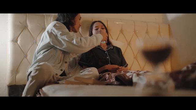 Mark Dann feat. Giovanni Ricci - Let me die Official Music Video