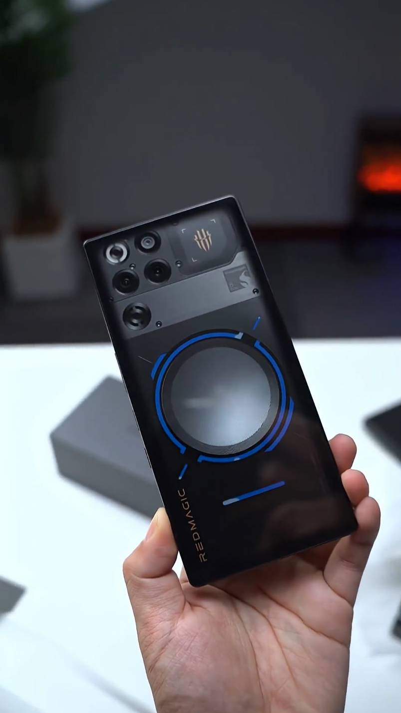 Red Magic 11 Pro Plus -Слишком Мощно! Первое знакомство с Геймерской Пушкой из поднебесной🚀#shorts