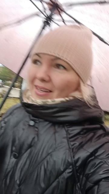 хожу в спортзал три раза в неделю на силовые 💪 и начала посещать бассейн два раза в неделю ☺️