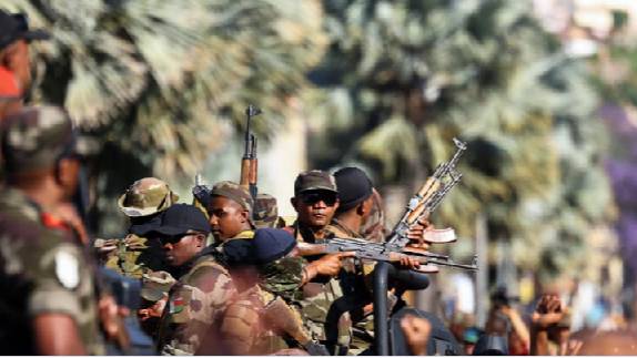 Военные Мадагаскара захватили власть после импичмента президента