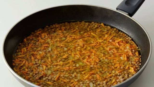 Рулет с чечевицей