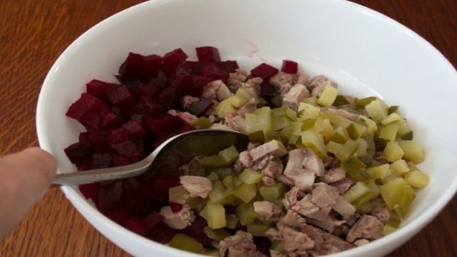 Салат с языком и сыром