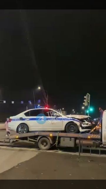 😳 Машину ГИБДД протаранила легковушка сегодня вечером возле тц Энтерра