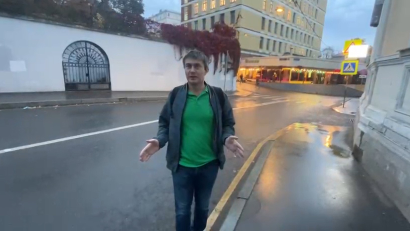 В сердце Москвы: сад Толстого и дом Пушкина в Подкопаевском переулке.