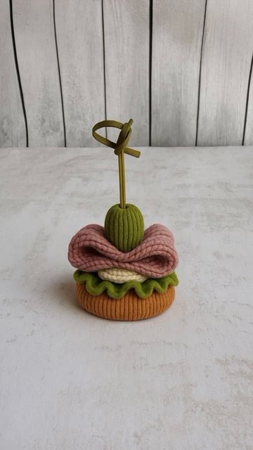 Как повторить такой тренд? Сканируй QR-код для заказа