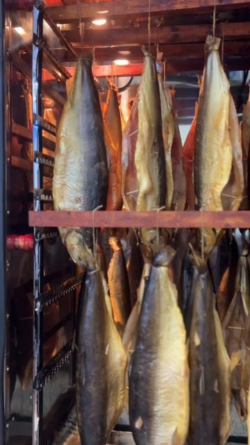 ОМУЛЬ холодного копчения - нежный и жирный деликатес 😋