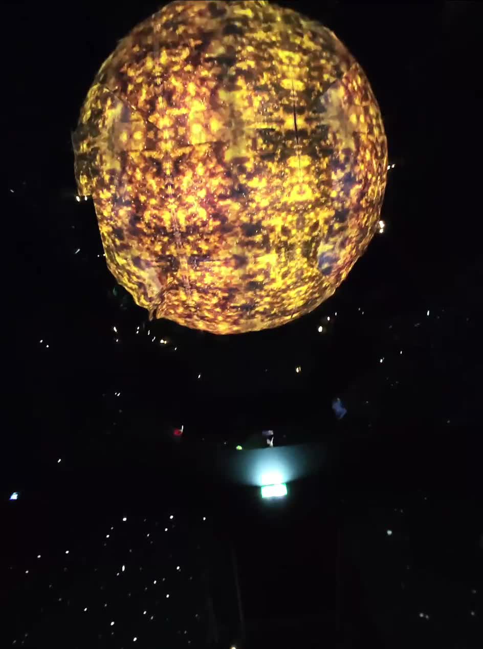 Спасаю Папу от огромного светящегося шара😂