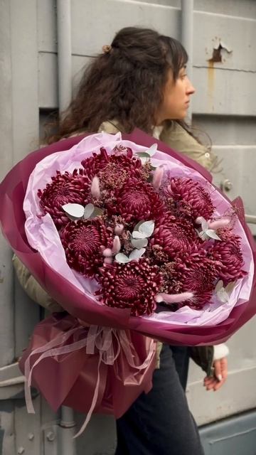 Это не просто цветы — это цветочная поэма в бархате и дымке