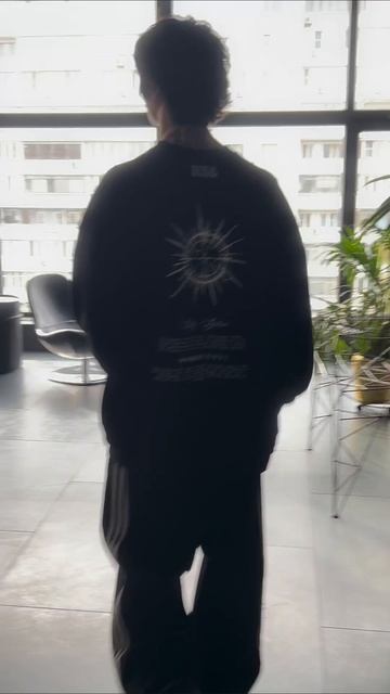 если бы модно было ходить в школу так🖤