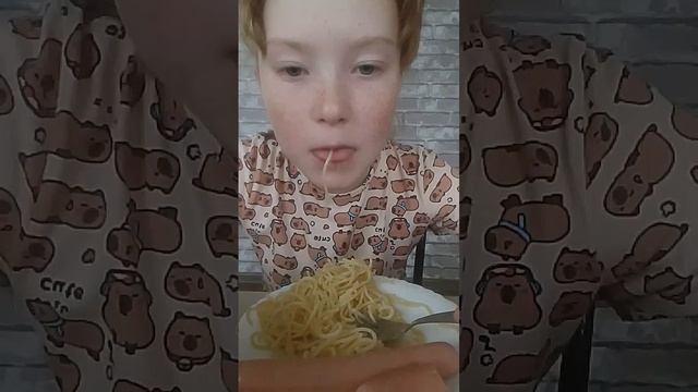 Ем макароны 🍝