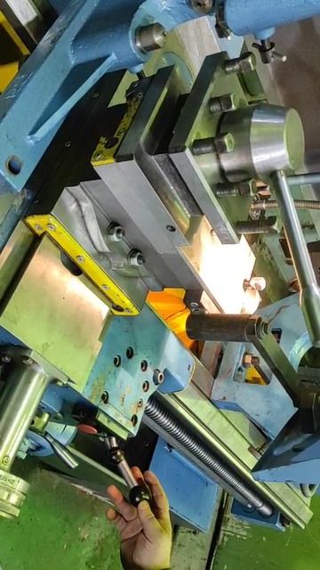 1в625м Токарный Винторезный станок, РМЦ 1500 мм, 2015 г.в.. Видео в работе