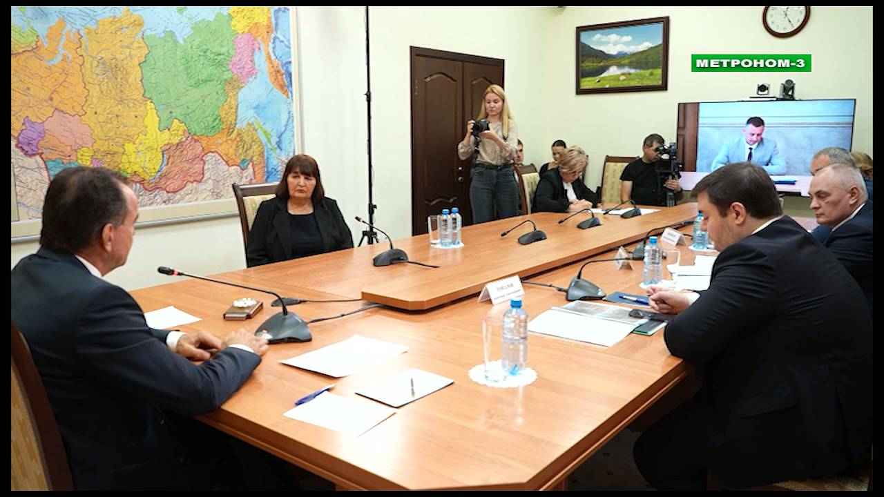 ГУБЕРНАТОР ВЕНИАМИН КОНДРАТЬЕВ ПРОВЁЛ ЛИЧНЫЙ ПРИЁМ ГРАЖДАН