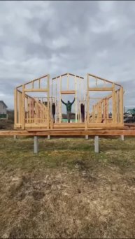 Сборка, поднятие и фиксация стен каркасного дома