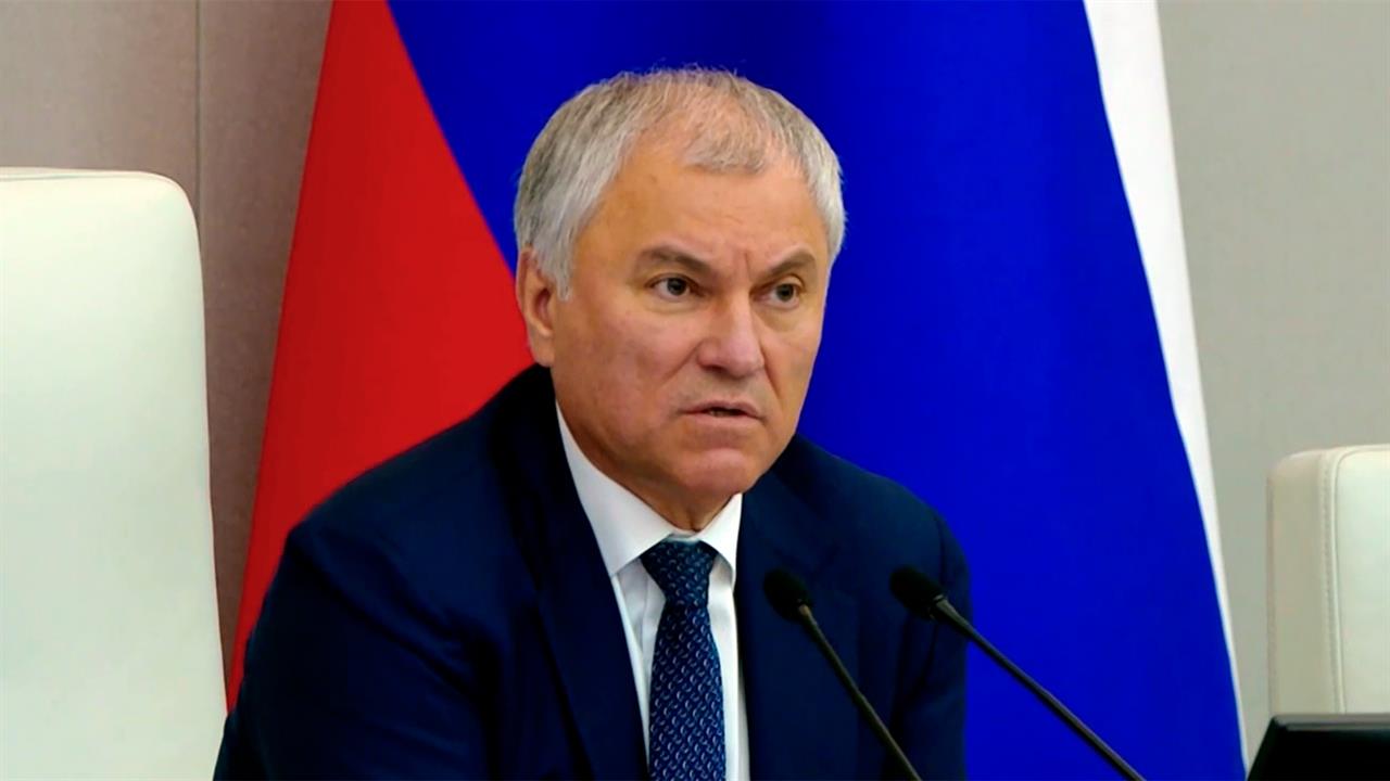 Депортацию россиян из Латвии председатель Госдумы Вячеслав Володин сравнил с геноцидом