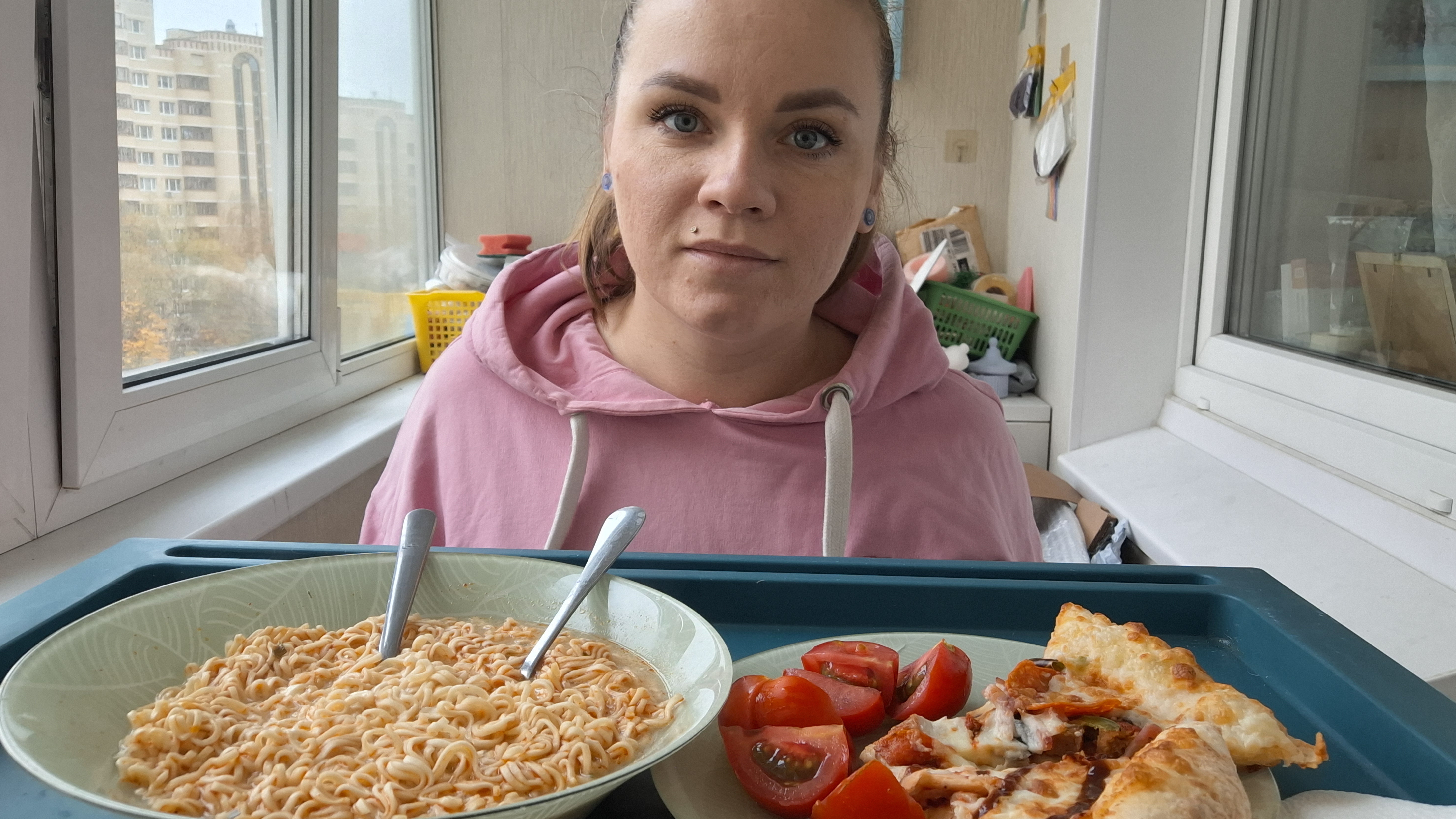 Мукбанг пицца, лапша #обед #мукбанг