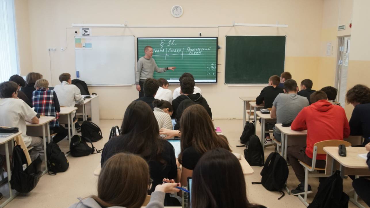 Учителям предложили доплачивать за каждого «сверхнормативного» ученика