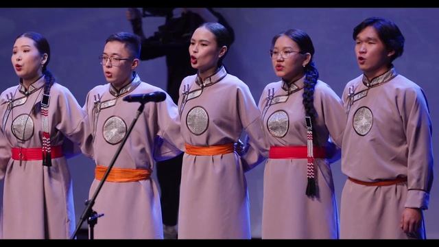 Студенты 2 курса Тывинской студии Высшего Театрального Училища (Института) им. М.С. Щепкина