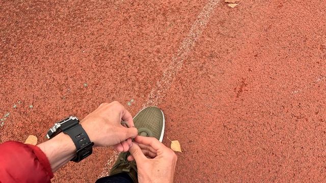 Как завязать шнурки, что бы они не развязывались при беге. Простой способ завязать шнурки бегуну.