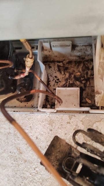 Утечка х. д. LG.
Устраняем