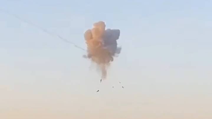 SHOT: жители Сочи сообщили о взрывах над городом