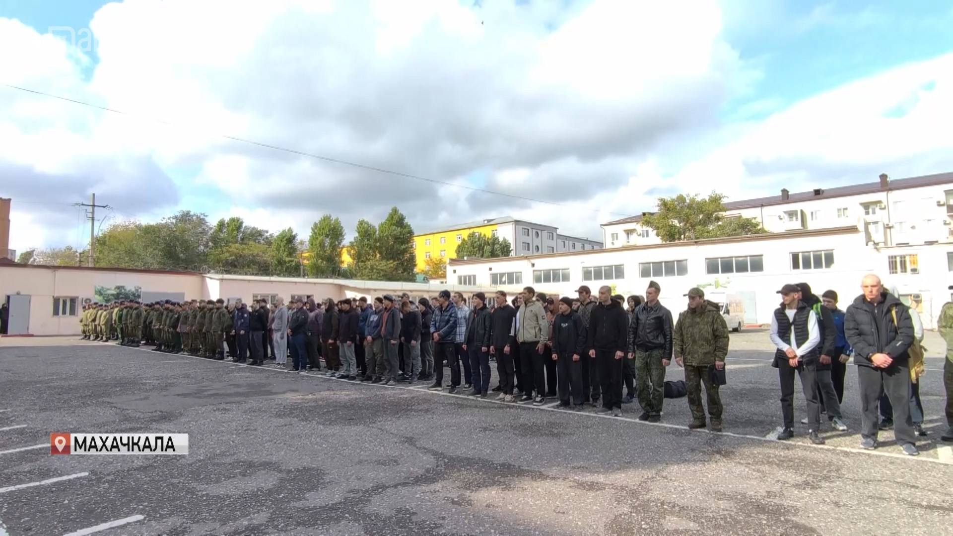 Порядка 100 призывников из Дагестана отправлены на срочную службу в разные уголки страны