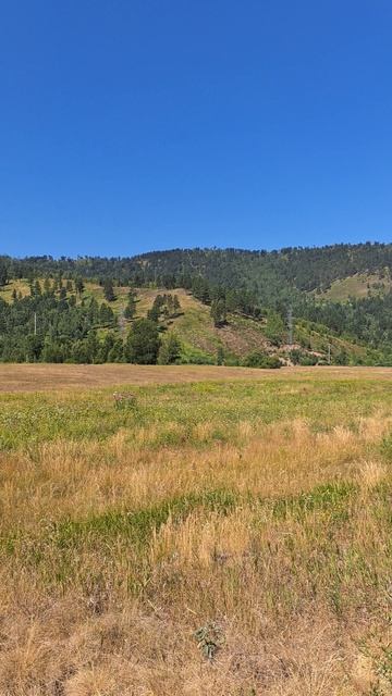 Гравийная дорога вдоль железной дороги, после села Старого Татаурово