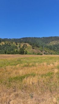 Гравийная дорога вдоль железной дороги, после села Старого Татаурово