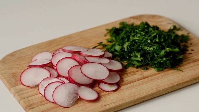 Салат из молодого картофеля