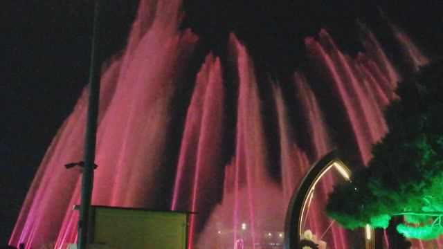 Большой фонтан в парке Дербента, в парке красиво