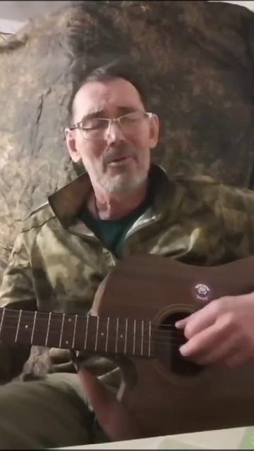 "Учитель" - исполняет автор Жигжитов, преподаватель истории из Владивостока