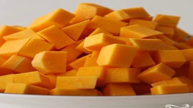 Салат с чечевицей, сквошем и козьим сыром