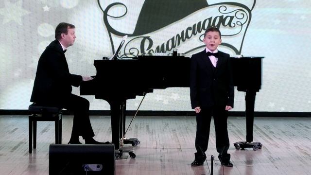 "Песня о блохе" М.Мусоргский.