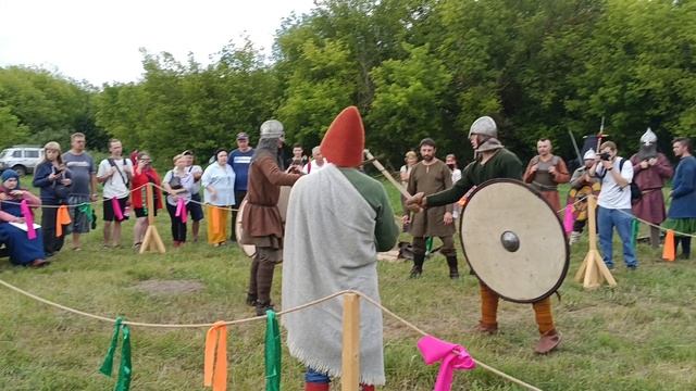 Историческое фехтование! Ребята очень прошу будьте осторожны.