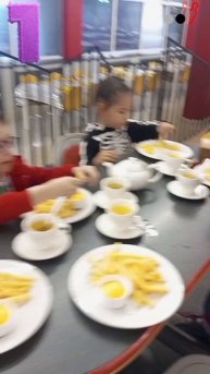 в боулинге обедаем