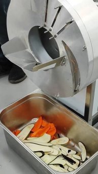 🍆 Баклажан в слайсах! #производство #процесс #мясо #овощи