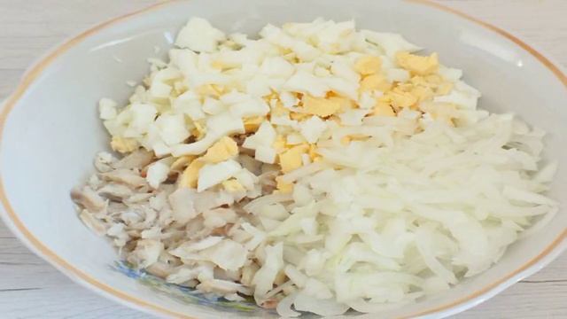 Салат из минтая в огуречном рассоле